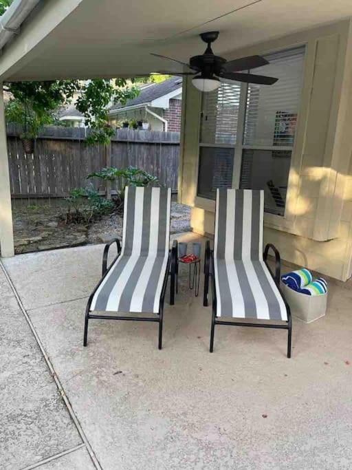 Lovely Woodlands W/heated Pool And Spa!
