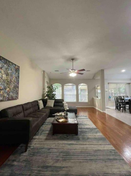 Lovely Woodlands W/heated Pool And Spa! Casa de Férias