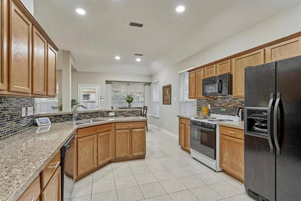 Lovely Woodlands W/heated Pool And Spa! Casa de Férias Spring