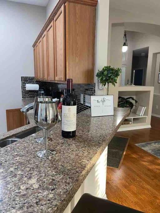 Lovely Woodlands W/heated Pool And Spa! Hébergement de vacances *