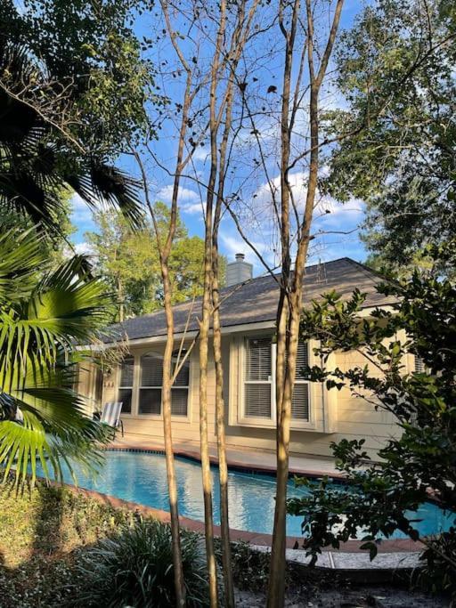 Lovely Woodlands W/heated Pool And Spa!
