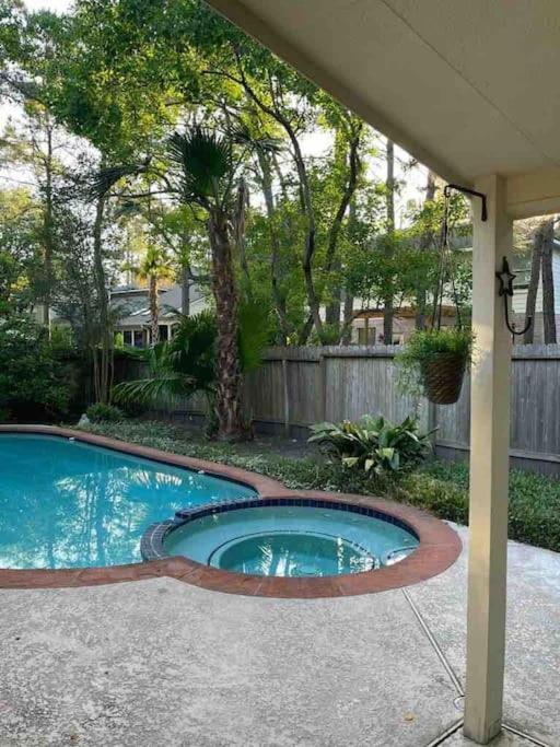 Lovely Woodlands W/heated Pool And Spa! Casa de Férias Spring